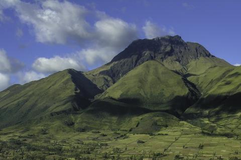 Le volcan Imbabura près de Cotacachi en Équateur