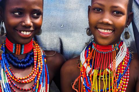 Rencontre avec des jeunes filles Arbore près du Lac Stéphanie