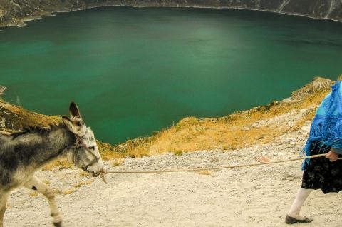 La laguna Quilatoa dans les Andes en Équateur