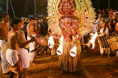 Voyage vers une cérémonie de theyyam au nord du Kerala