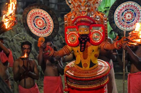 Voyage vers une cérémonie de Theyyam au nord du Kerala