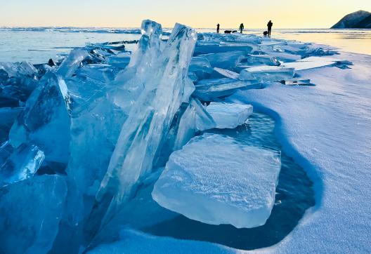 Traversée du lac Baikal gelé en ski pulka