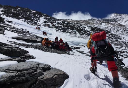 Expédition Everest Tibet camp 3 avec vue sur sommet pyramidal