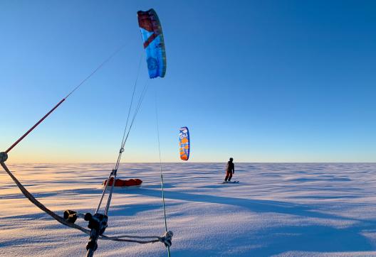 Expédition sur la calotte du Groenland en ski kite