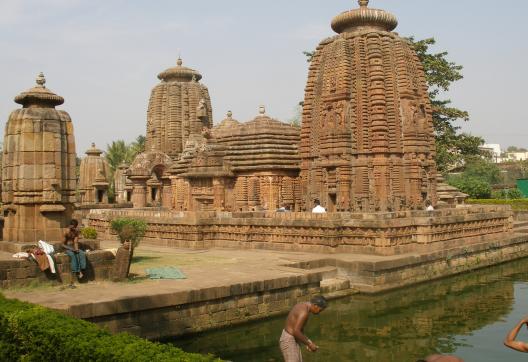 Trek vers un temple hindouiste à Bhubaneshwar en Orissa