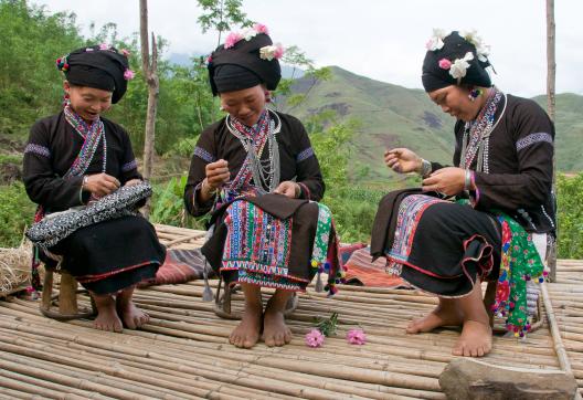 Voyage vers des couturières tai lu au nord Vietnam