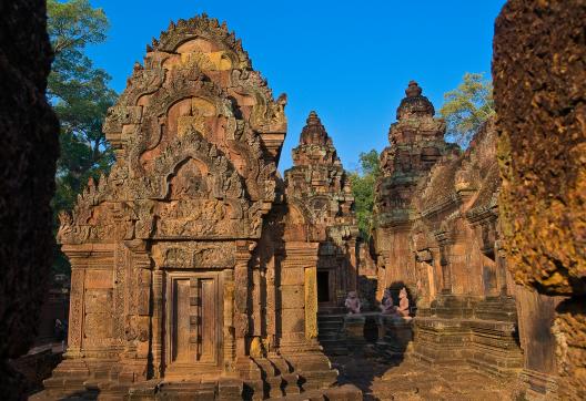 Trekking vers le temple de Banteay Srei sur le site d'Angkor