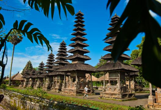 Trekking vers un temple balinais sur l'île de Bali