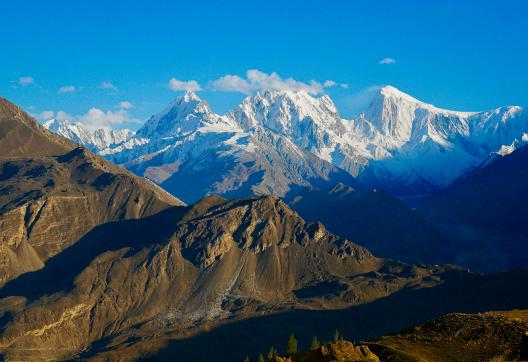 Montagnes spectaculaires à Karimabad région Hunza
