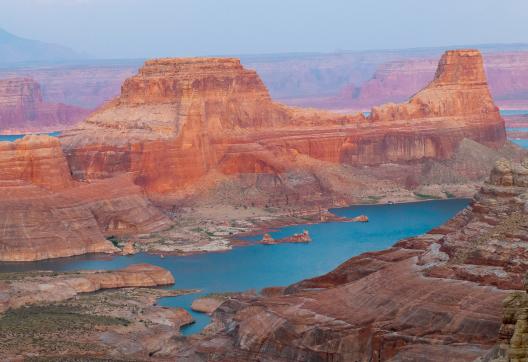 Trekking vers le Lac Powell aux États-Unis