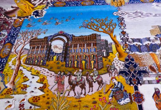 Découverte culturelle d'un détail de tapis Route de la soie au Musée du tapis à Téhéran