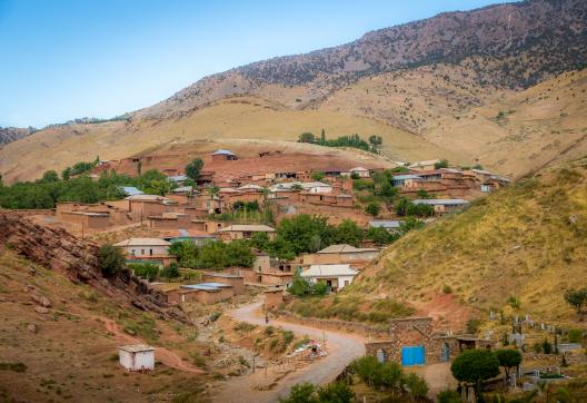 Randonnée dans le village de Langar en Ouzbékistan