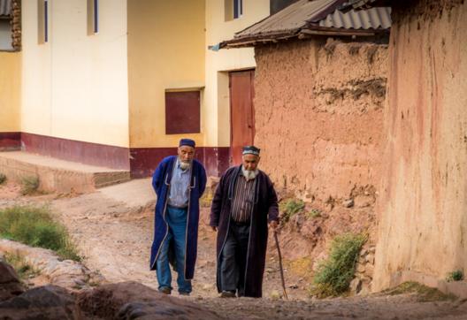 Randonnée et rencontre dans le village de Langar