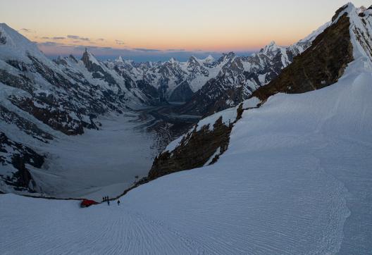 expedition et lever de soleil au col du Gondogoro Karakoram