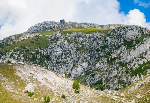 trek voyage rocher sacré Arslanbob au Kirghizistan