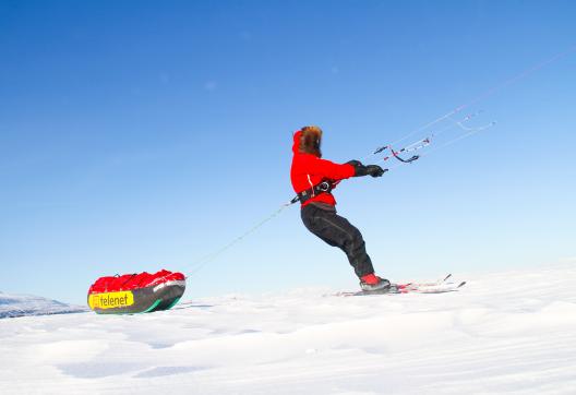 Voyage d'aventure et snowkite et ski pulka en Norvège