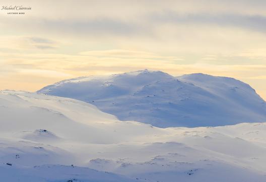 Expédition et mont enneigé en Norvège