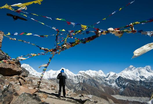 Le Renjo la à 5340 m et vue sur l’Everest et le Lhotse dans la région du Kumbhu au Népal