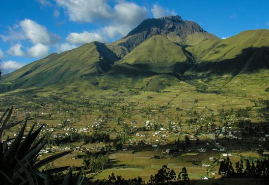 Le volcan Imbabura près de Cotacachi en Équateur