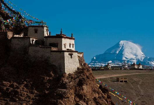 Monastère de Chiu près du lac Manasarovar au Tibet en Chine