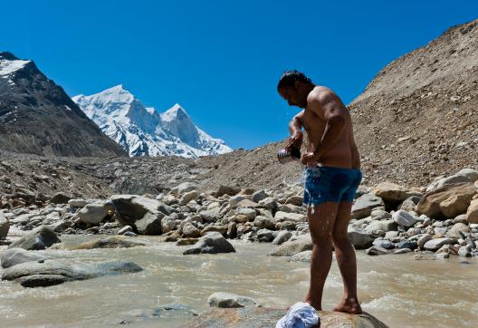 Le Bhagirati depuis Gaumukh près de Gangotri aux sources du Gange en Inde