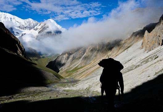 Camp de base du Kang la et vue sur le Kanjirowa à 6600 m au haut Dolpo au Népal