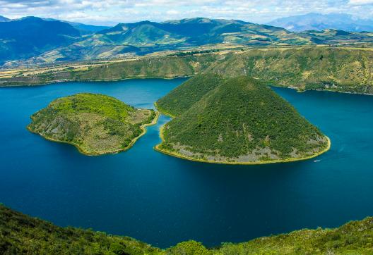 Laguna Cuicocha dans les Andes en Équateur