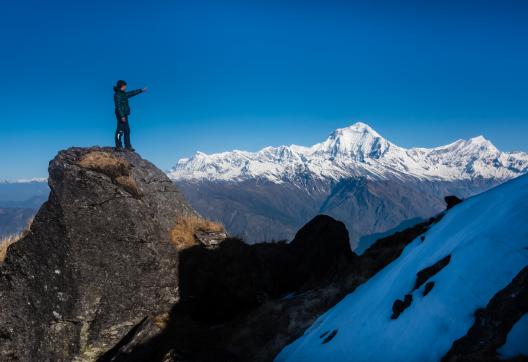 Le Dhaulagiri à 8160 m et le Tukuche peak depuis Kopra ridge au Népal