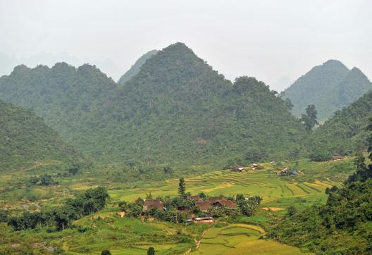 Voyage vers les montagnes calcaires de Thong Nong au nord Vietnam