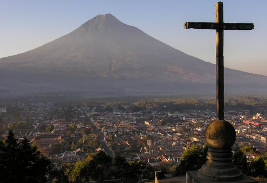 Antigua vue du Cerro de la Cruz au Guatemala