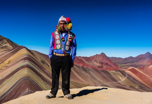 Altaquarwi : la montagne aux 7 couleurs pendant le trek de l’Ausangate au Pérou