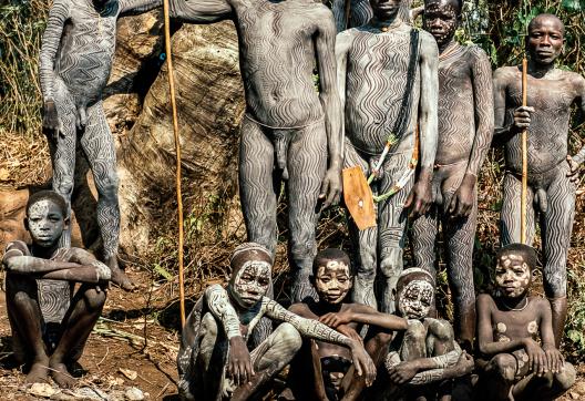 Aventure avec les Surma au bord de la rivière près de Turgit