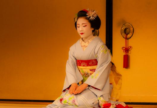 Shouko, étudiante Geisha appelée Maiko à Kyoto au Japon