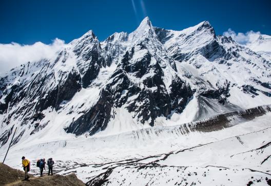 Face nord du Manaslu depuis Samdo sur le tour du Manaslu au Népal