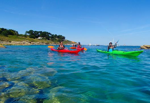 Voyage et apprentissage du kayak en Bretagne