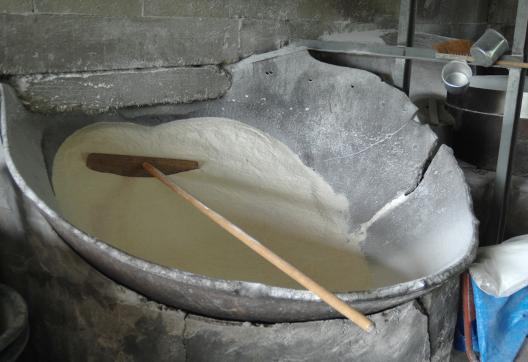 visite culturelle - case à manioc - farine de manioc en Martinique