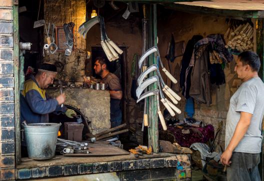 Voyage et découverte d'un atelier de forgerons à Osh