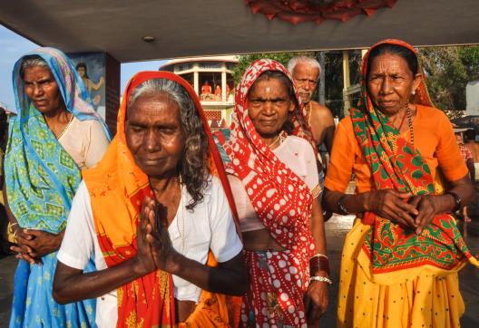 Immersion parmi des femmes tamoules en pèlerinage au Tamil Nadu