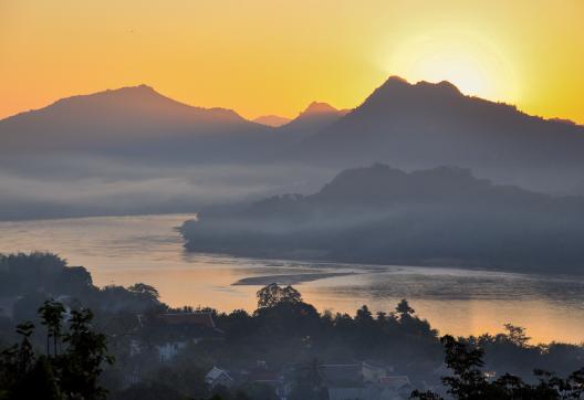 Découverte de Luang Prabang au coucher du soleil depuis le mont Phousi