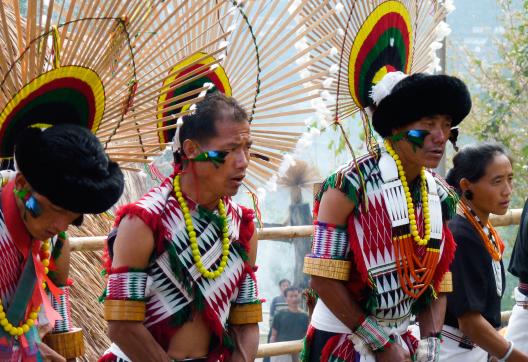 Trekking vers des danseurs naga chakhesang au Hornbill festival