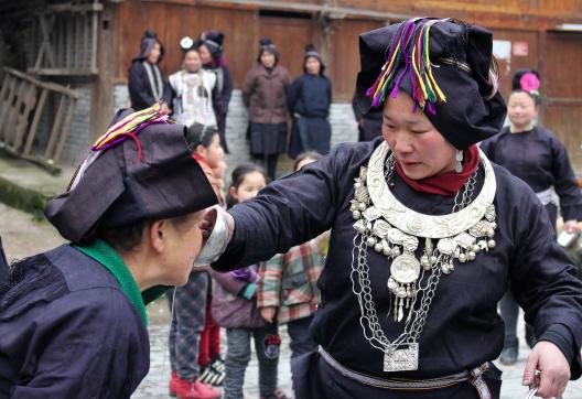 Voyage vers des femmes miao de la région de Fanpai au Guizhou oriental