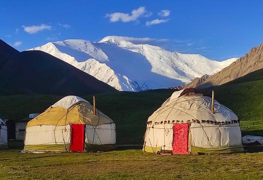 Trekking au pied du pic Lénine dans le PAmir au Kirghizistan