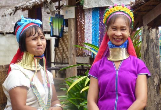 Immersion avec des femmes kayan de Huay Pu Keng tout près de la frontière avec la Birmanie