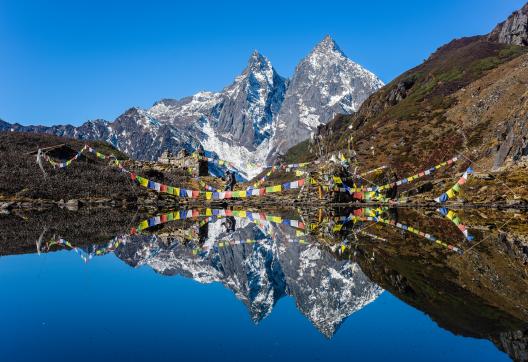 Kalo Pokhari sur la Shipton trail dans la région du Makalu au Népal