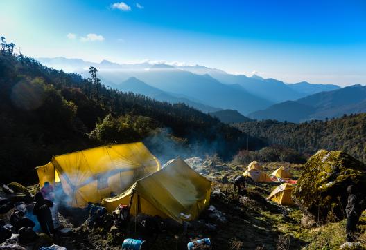Le camp Bakhim Kharka à 3250 m dans la région du Makalu au Népal