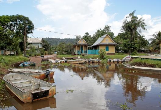 Village de Kaw à l'entrée des marais de Kaw en Guyane française