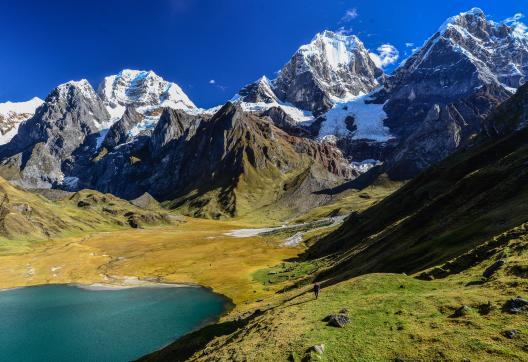 Découverte des lacs d'altitude e long de la cordillère Huayhuash au Pérou