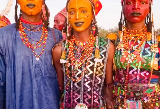 Voyage et du découverte du maquillage Peul au Guéréwol