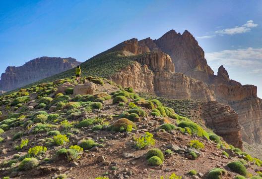Trek et passage d'un col dans le Haut-Atlas au Maroc