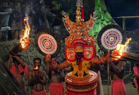 Voyage vers une cérémonie de Theyyam au nord du Kerala